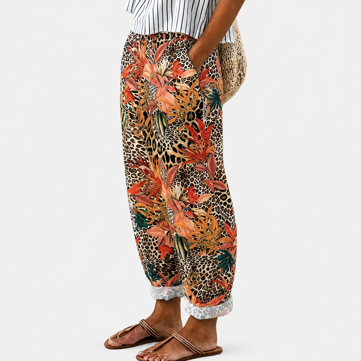 Comfortbroek met bloemen- en dierenprint