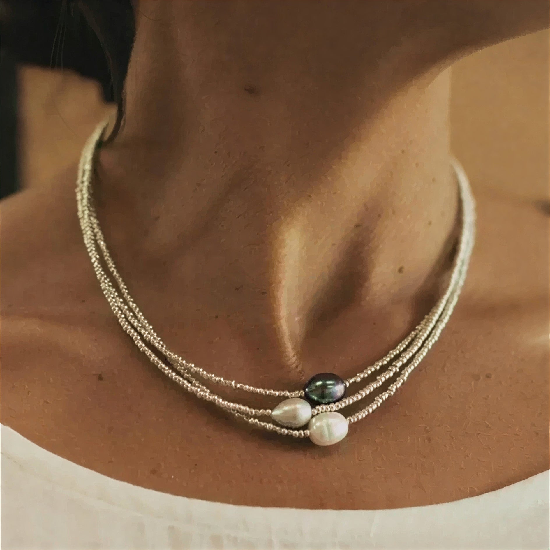 Meerlaagse ketting met barokparels