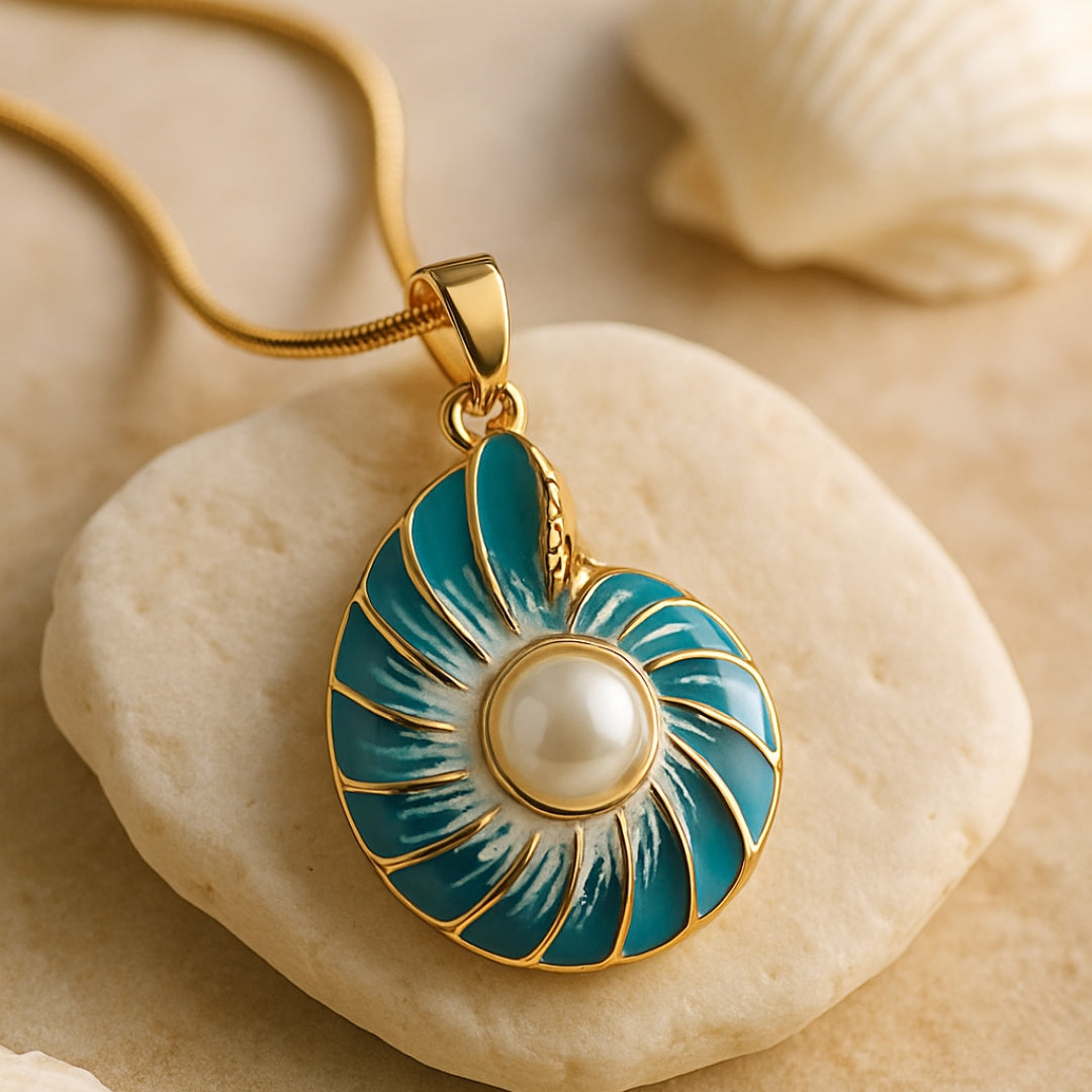 Ketting met blauwe schelpparel