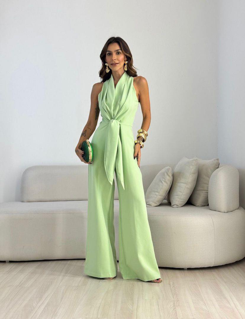 Carol elegante en flatteuze jumpsuit