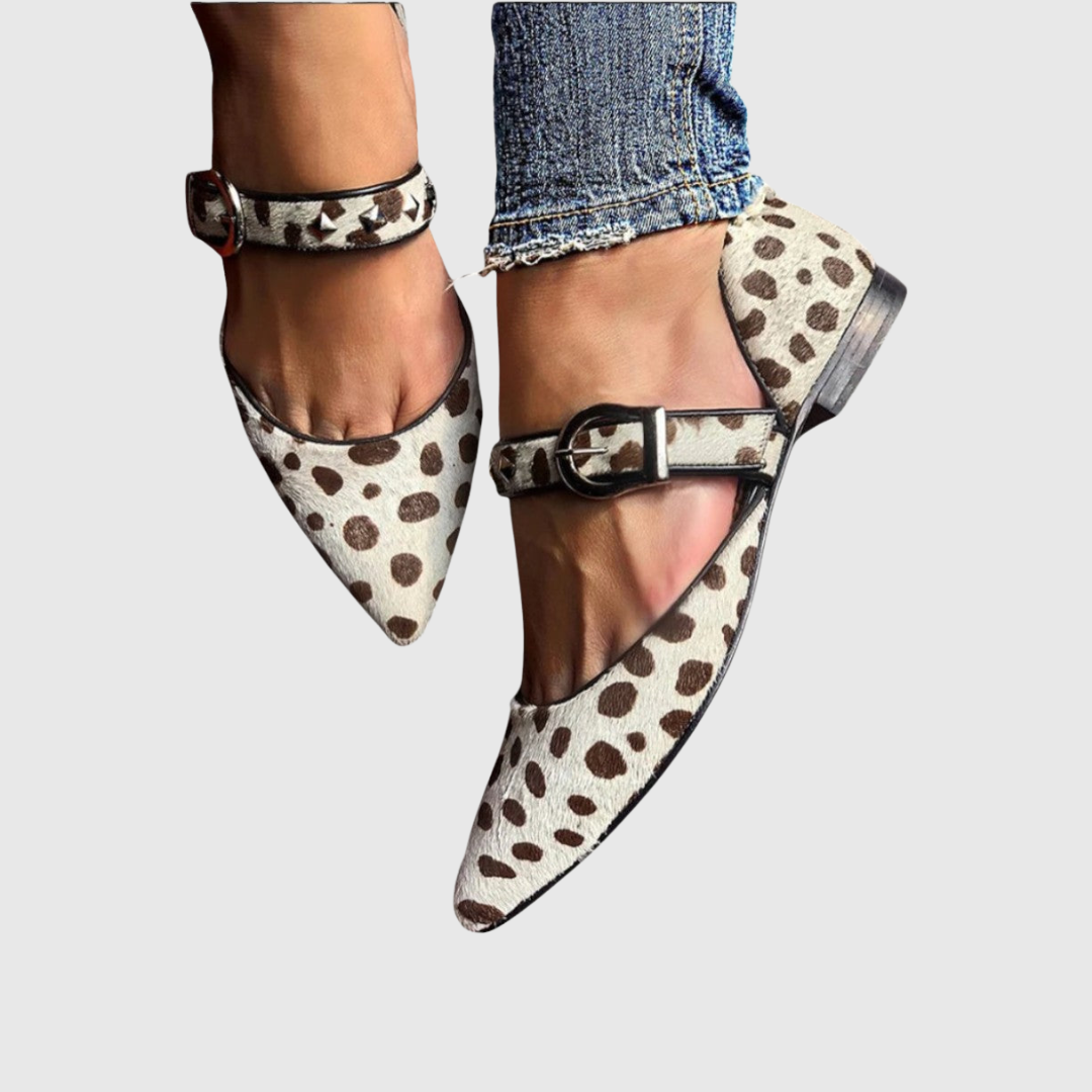 Concetta | Mary janes met studs