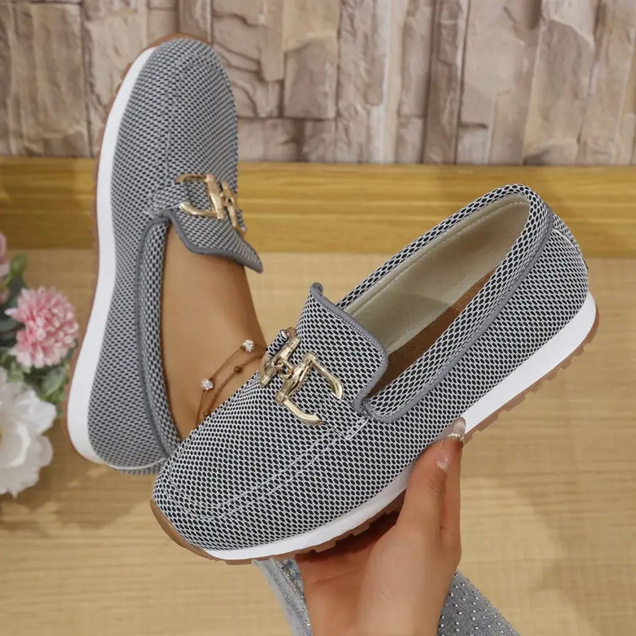 Elsie chique loafer-sneakers detail