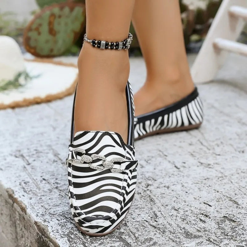 Luna wilde chique loafers detail