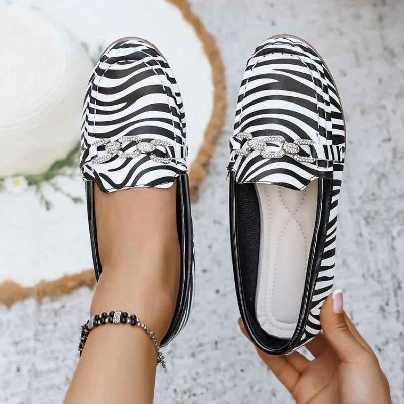 Luna wilde chique loafers detail
