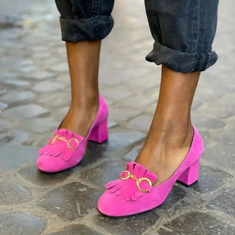 Pumps met franjedetail en gouden gesp