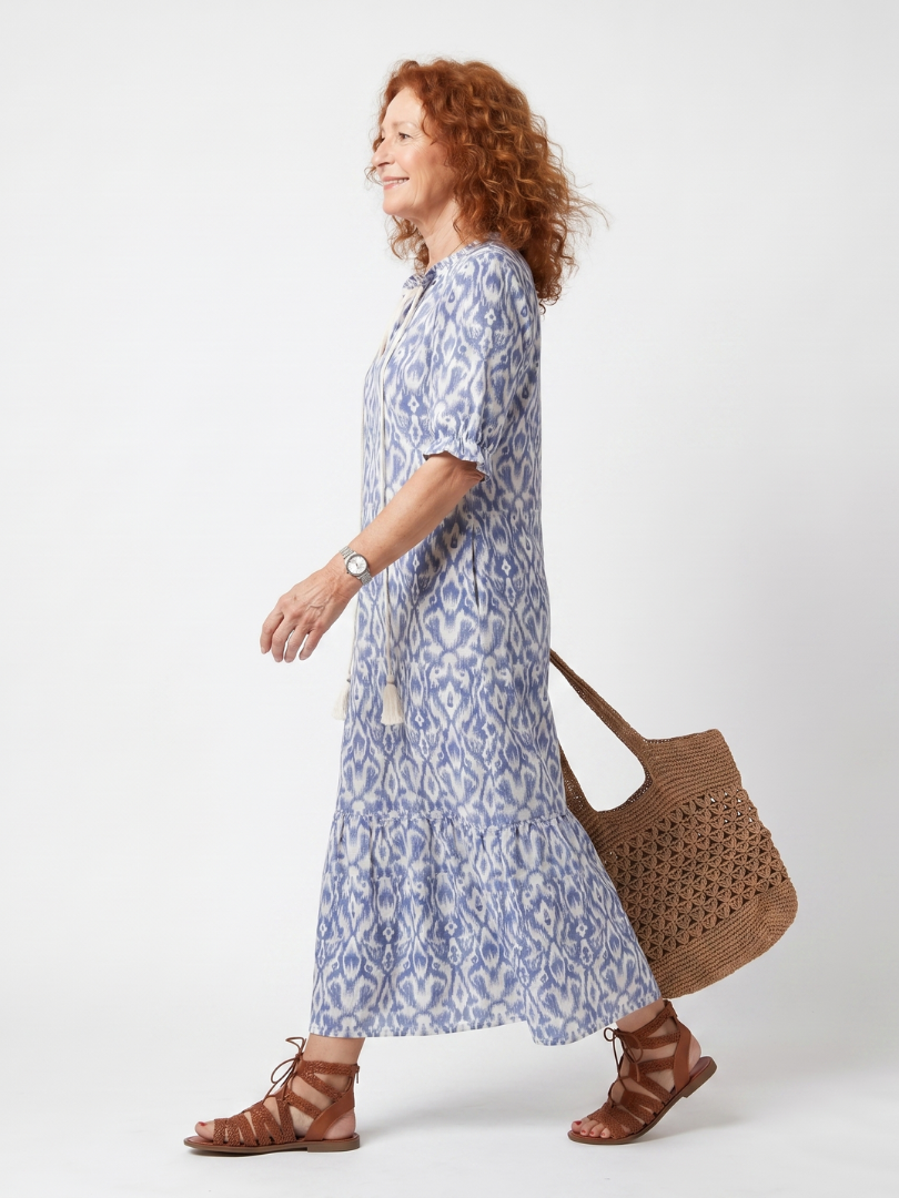 Meike lange jurk met motiefprint in blauw