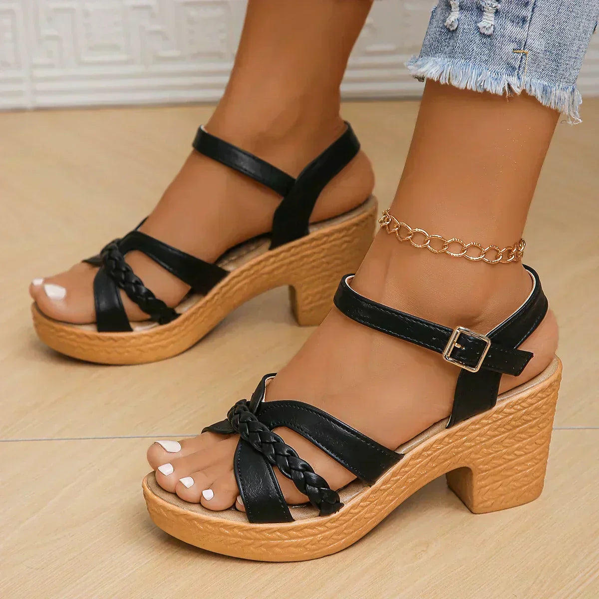 Gevlochten sandalen met hak