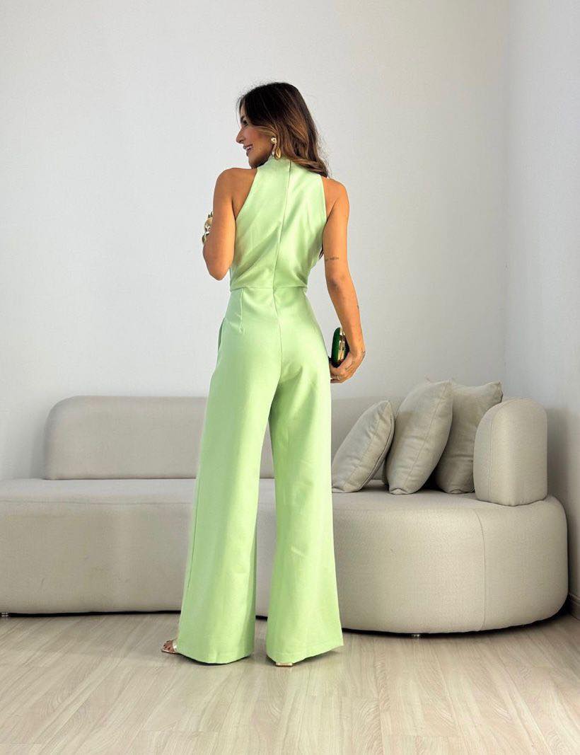 Carol elegante en flatteuze jumpsuit in limegroen