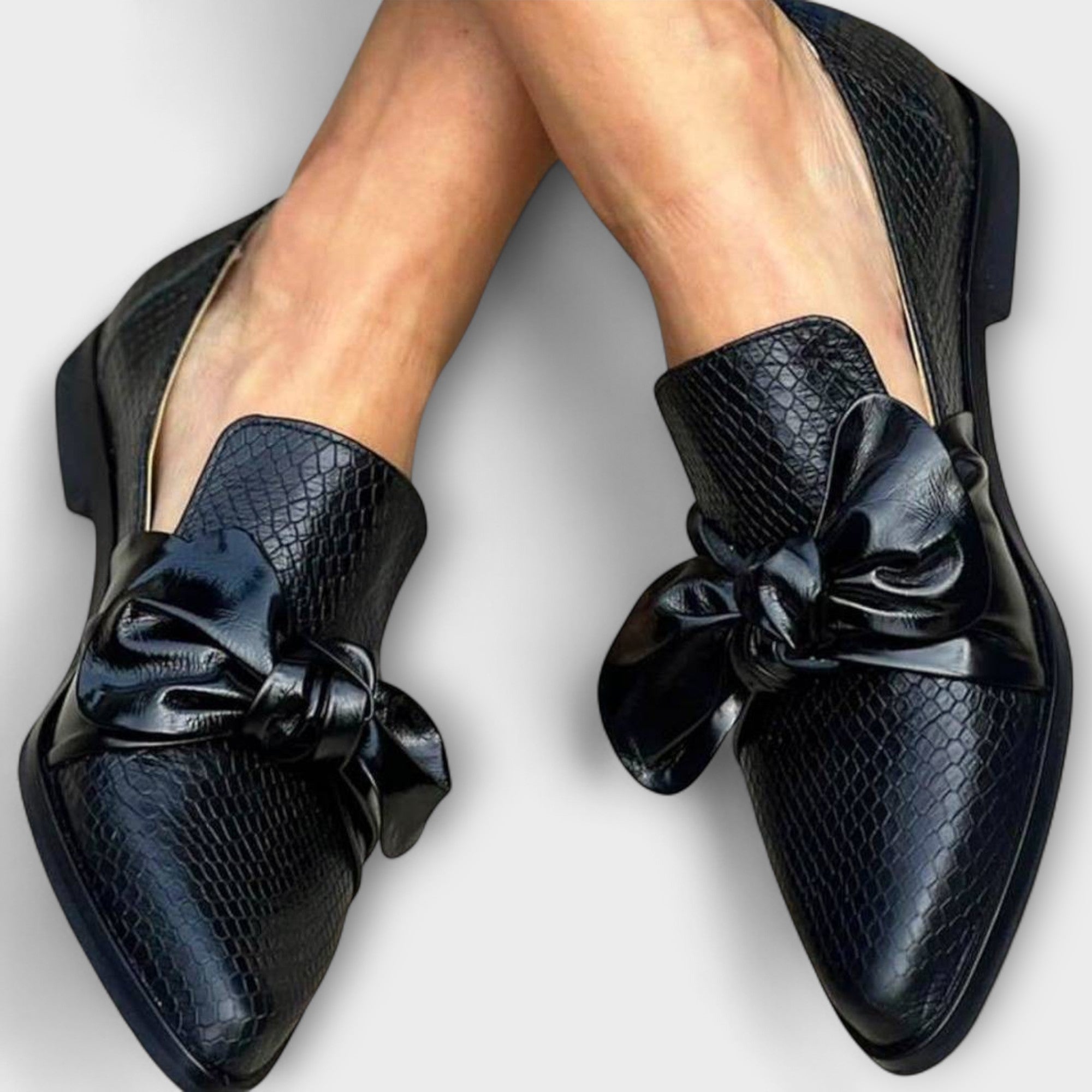 Claudia | Loafer met knoopdetail