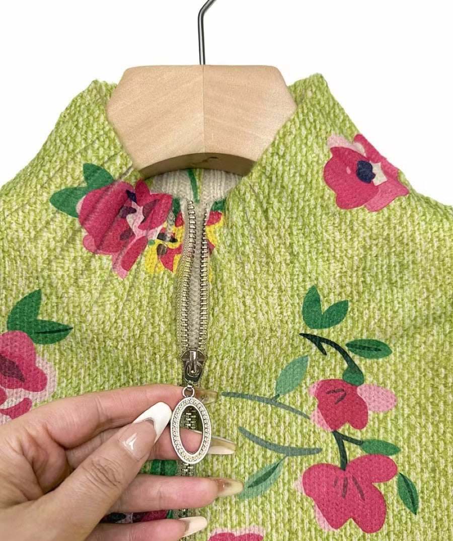 Constance ritsvest met roze bloemen op limegroen
