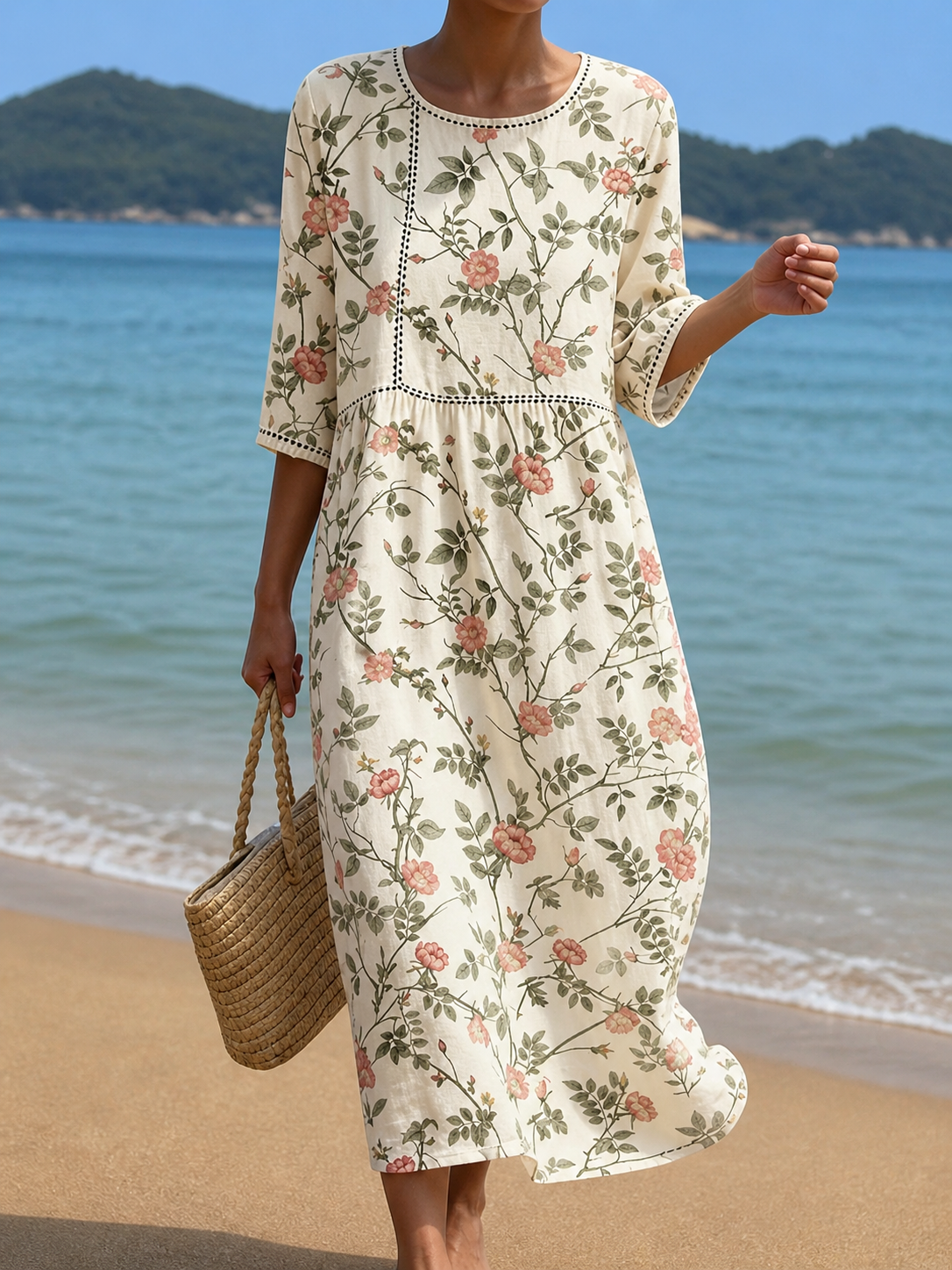 Renske | Crème strandjurk met fijne bloementakjes
